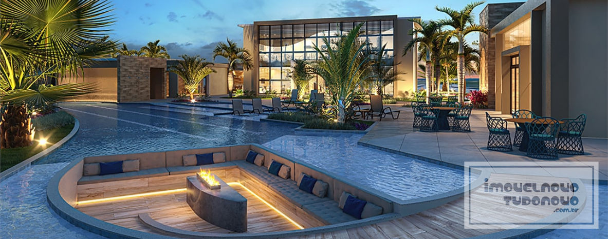 Pool lounge